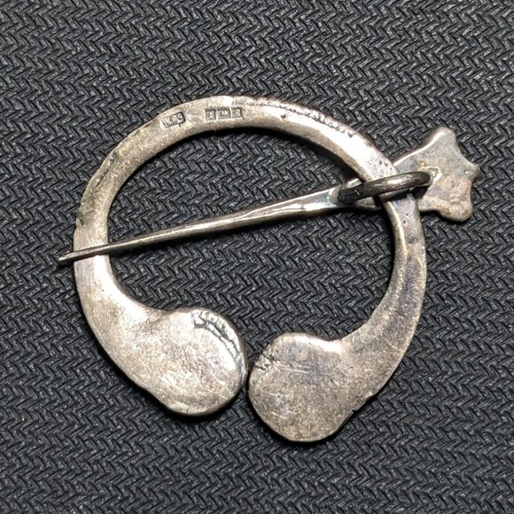 Ward Brothers Vintage Sterling Silver Celtic Brooch - Picture 2 of 3